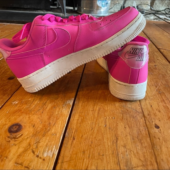 Nike Women's Air Force 1 Low 07 Essentials Laser Fuchsia - Picture 4 of 7